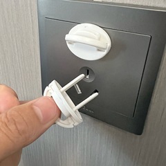 Baby anti-electric shock protection plug children's power safety lock child home electrical safety socket cover