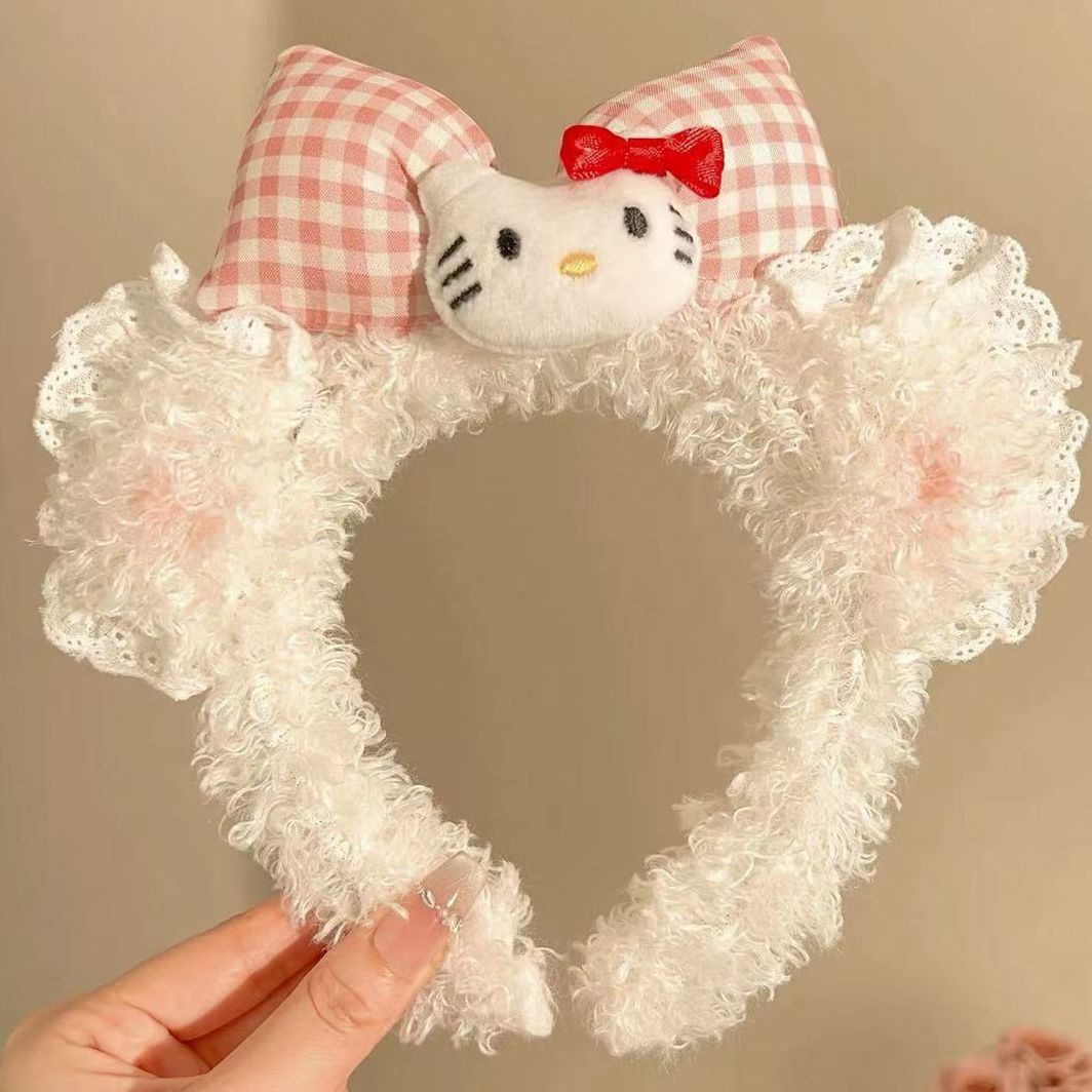 Fg315-white-eared kitten