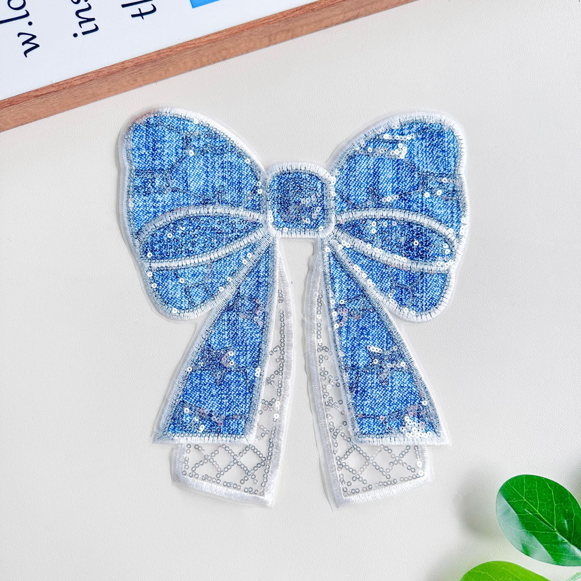 Azul sequilla borde de encaje arco tridimensional ropa camiseta suéter accesorios de ropa infantil decoración DIY hecha a mano