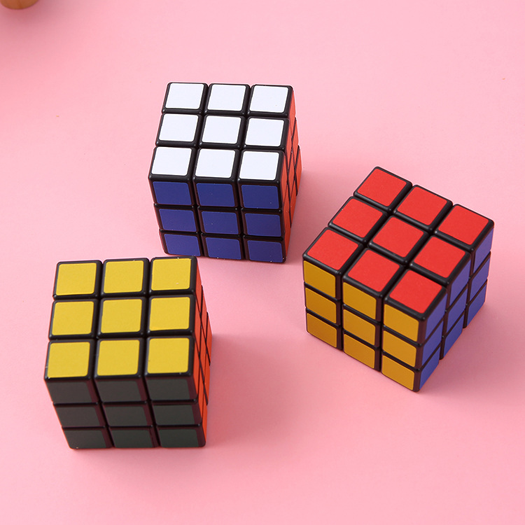 5,7 cm de transferencia de calor del cubo de Rubik juguetes educativos para niños traje transfronterizo de alta calidad Cubo de Rubik de tercer orden Yiwu al por mayor
