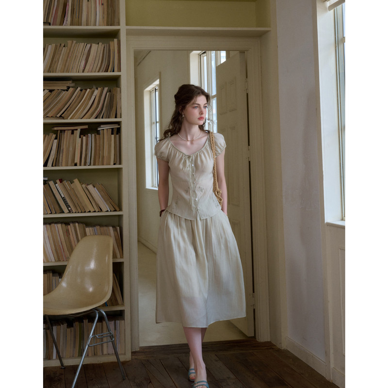 Simpleretro Whisper of Silk Cool Retro V-Neck Plant-Themed Embroidery Set Dress/Blouse and Skirt