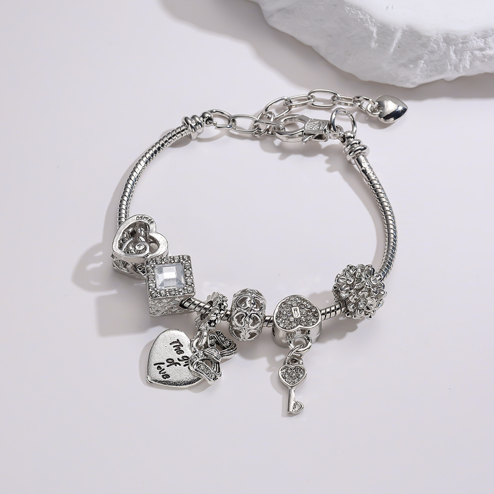 European and American Panjia Fashion Sweet and Cool Peach Heart Key Adjustable Bracelet for Women DIY Beaded Versatile Light Luxury Style Charm Bracelet