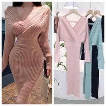 8146 粉色包臀连衣裙秋冬纯欲性感V领交叉露背蝙蝠袖收腰内搭长裙