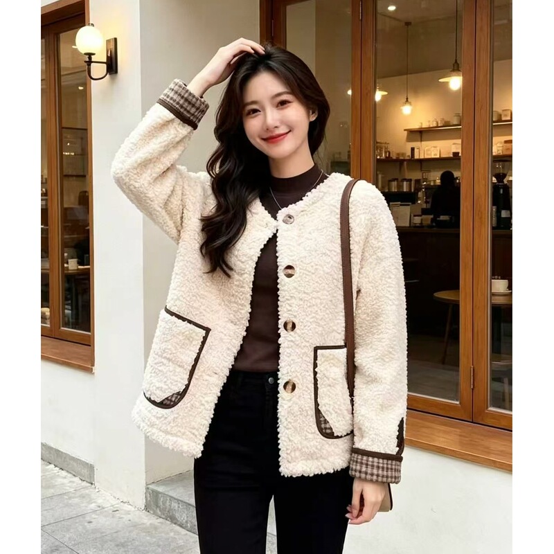 Off-white color-blocked tweed-style jacket, 2026 new collection, this year's popular and trendy item, uniquely designed and lined with fleece for extra warmth, perfect for winter Off-white color-blocked tweed-style jacket, 2026 new collection, this year's popular and trendy item, uniquely designed and lined with fleece for extra warmth, perfect for winter