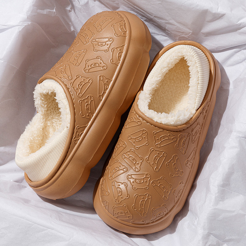 Zapatillas de algodón impermeables para mujeres invierno 2023 nuevo hogar cálido fondo grueso bolsa de confinamiento antideslizante zapatos de tacón de algodón para mujeres