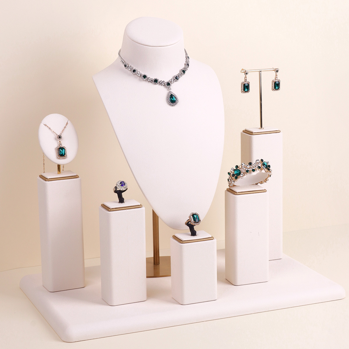 ��Ʒչʾ���װ׳����鱦���е�������������չʾ�ֱ��������ɼ�