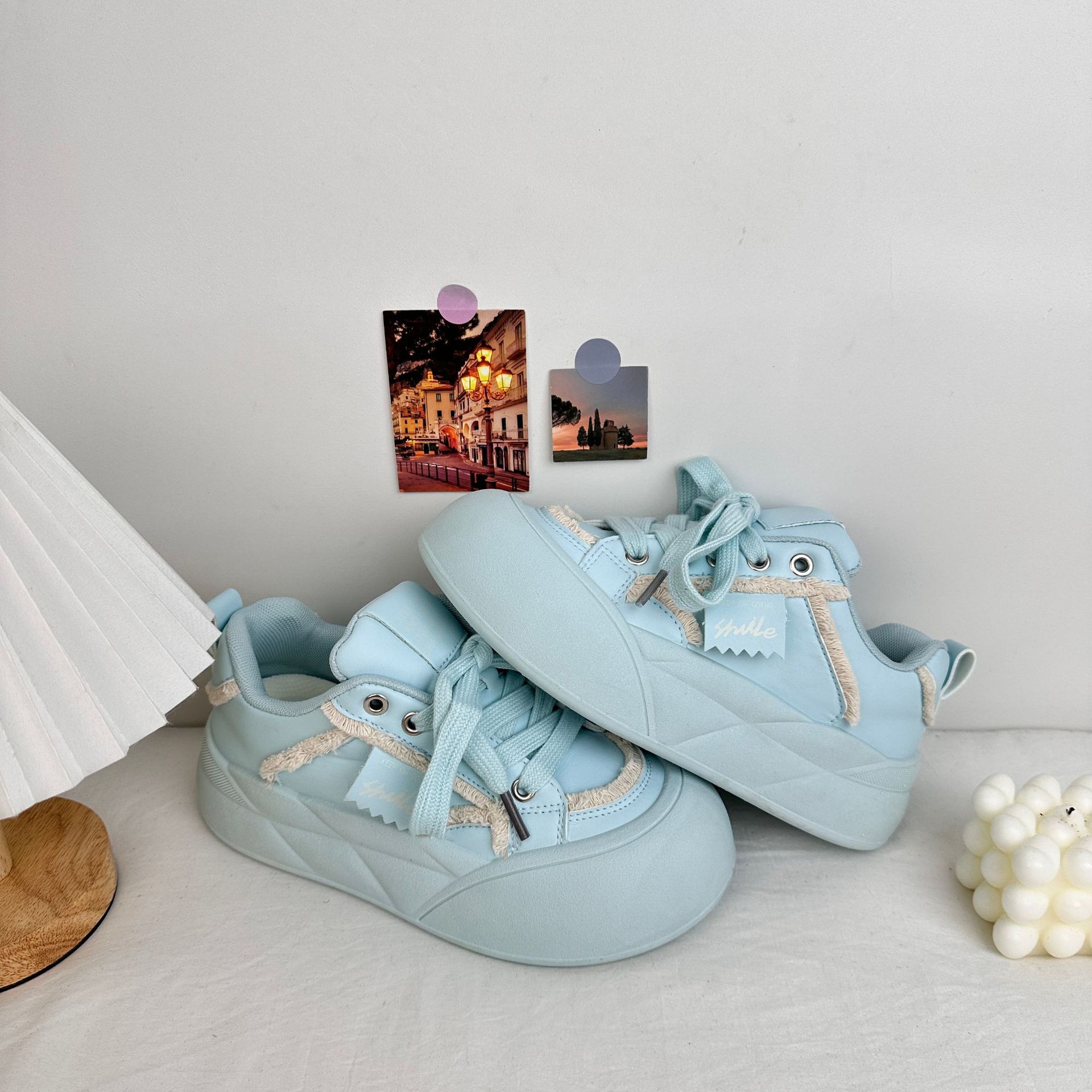 Yuanbo 2025 primavera nuevo estilo plataforma baja zapatos de tabla estudiantes zapatos de lona casuales deportivos zapatos de cabeza grande de todo fósforo