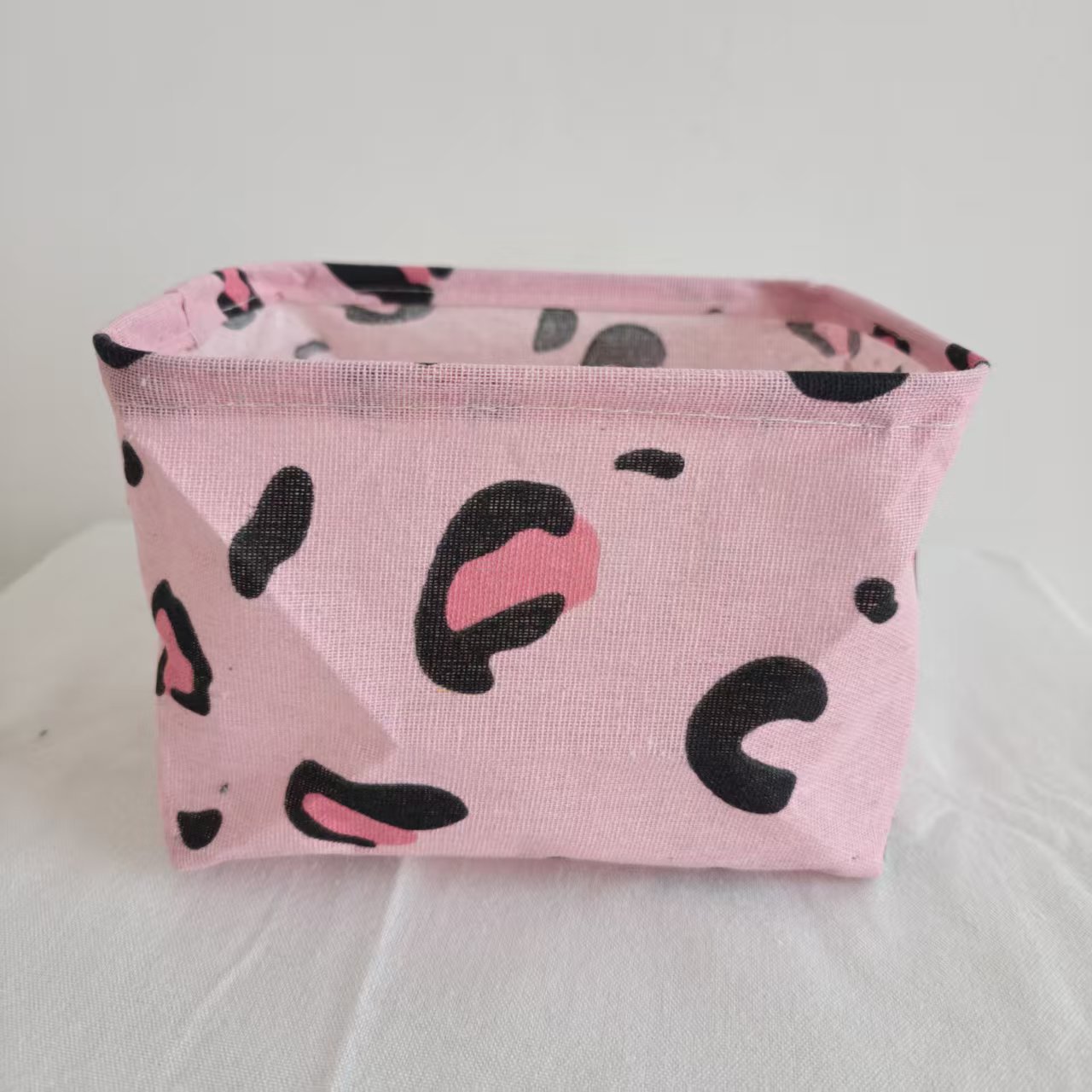 핑크 표범 무늬