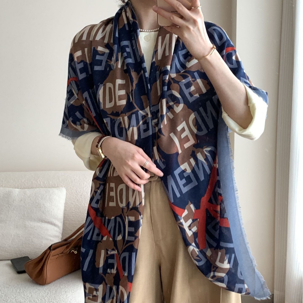 2024 otoño y invierno nuevo patrón de letras simple 130cm toalla cuadrada retró multifuncional con cuatro lados desmontados