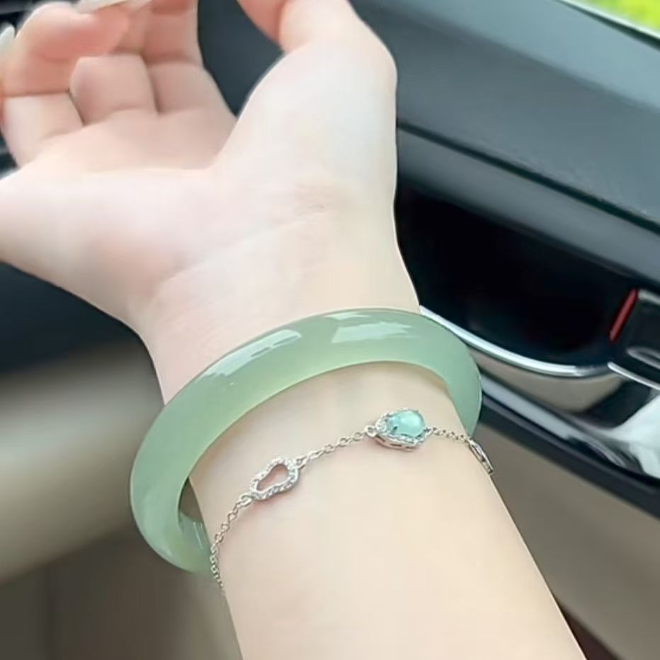 어벤츄린 팔찌의 내경은 약 54MM입니다.