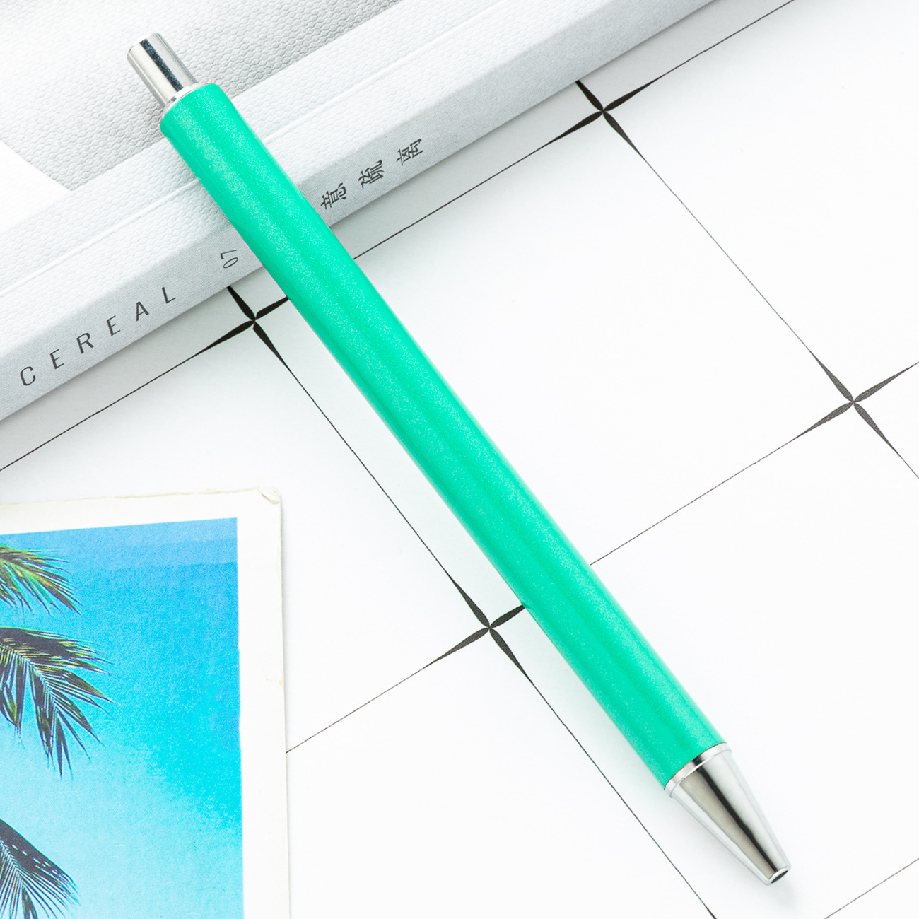 Nuevo bolígrafo de metal de alto valor facial, polvo flash creativo, bolígrafo de papelería de metal para estudiantes en stock