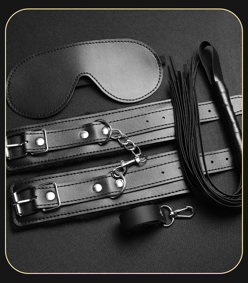 Adult Couple Binding Set with Nipple Clamps, Handcuffs and Low-Temperature Candle — detail image 26