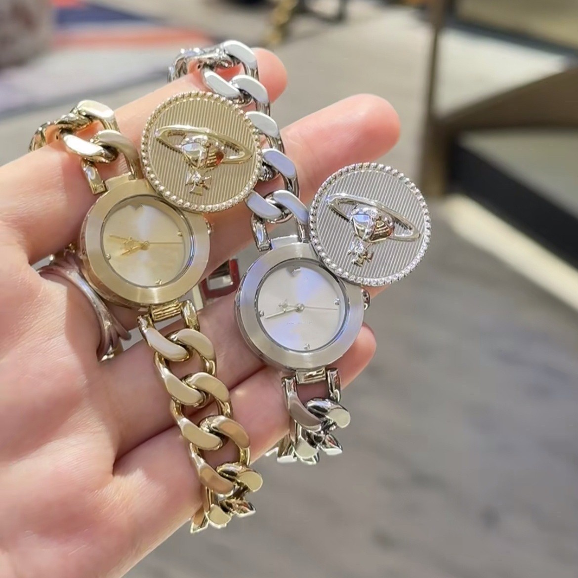 Stainless Steel Cuban Chain Flip Small Dial 25mm Saturn Steel Band Quartz Watch Women's Gift Box Women's Elegant Watch