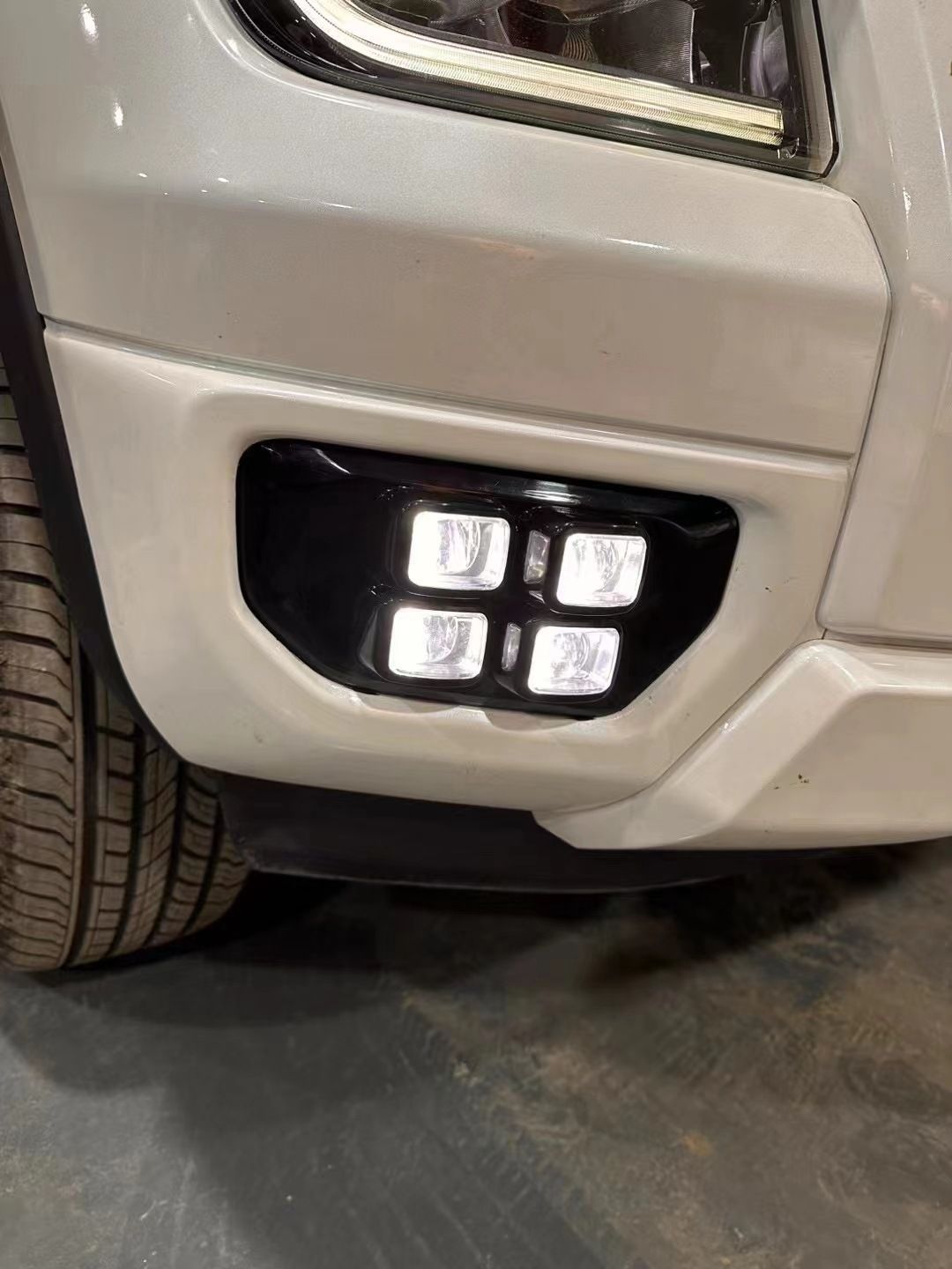 Suitable for Ford 23 Ranger T9 Front Fog Lamp Modified Daytime Running Light Turn Signal Wildtrak