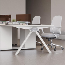 定制2人位财务电脑桌现代职员办公桌组合4人位带储物柜屏风工位桌