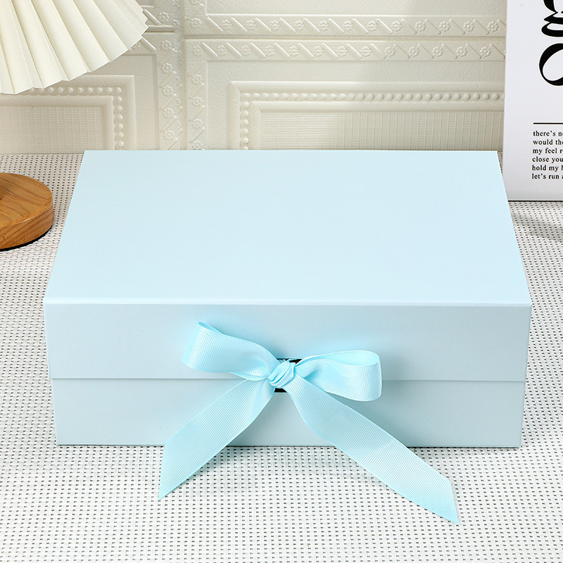 Caja de regalo plegable de absorción magnética simple caja de embalaje de perfumes cosméticos caja de cartón de boda una pieza plegable caja de regalo