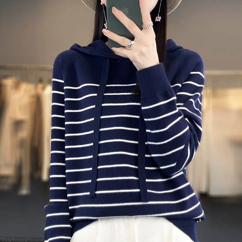 Полосатый женский ветер осенний и зимний длинный рукав свитер куртка повседневный вязаный свитер женский новый с капюшоном корейская версия 2023 пуловер