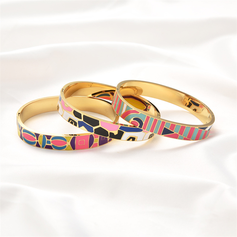 Daily Occasion 304 Stainless Steel Material PVD Coated Real Gold Plated 18K Gold Color Block Stainless Steel IG Style Waterproof Non Tarnish Titanium Steel Bangle