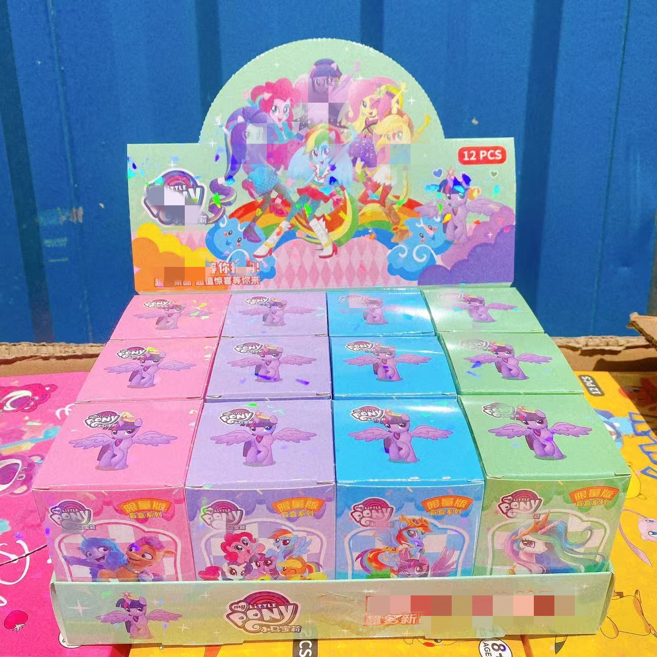 Nuevo llavero de caja ciega 12 en llavero de muñeca de dibujos animados para niños regalos de juguetes alrededor de la escuela al por mayor