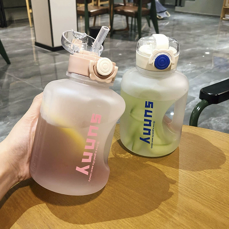 High quality capacious straw with glass, cute handheld plastic sports bottle