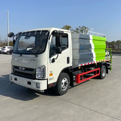 Chengli National Vi 7-Ton Blue Plate Sprinkler Truck Can Be Equipped with a 30/ 40m Fog Cannon. with a Class C License, It Can Travel Freely in the City