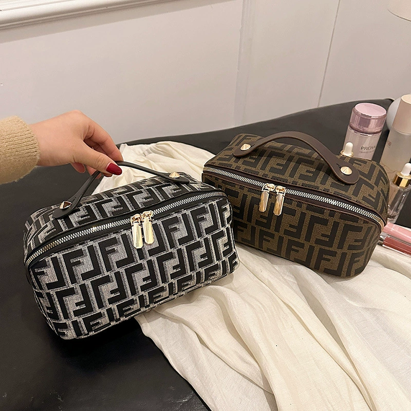 Capacious storage system for leisure for traveling, cosmetic bag