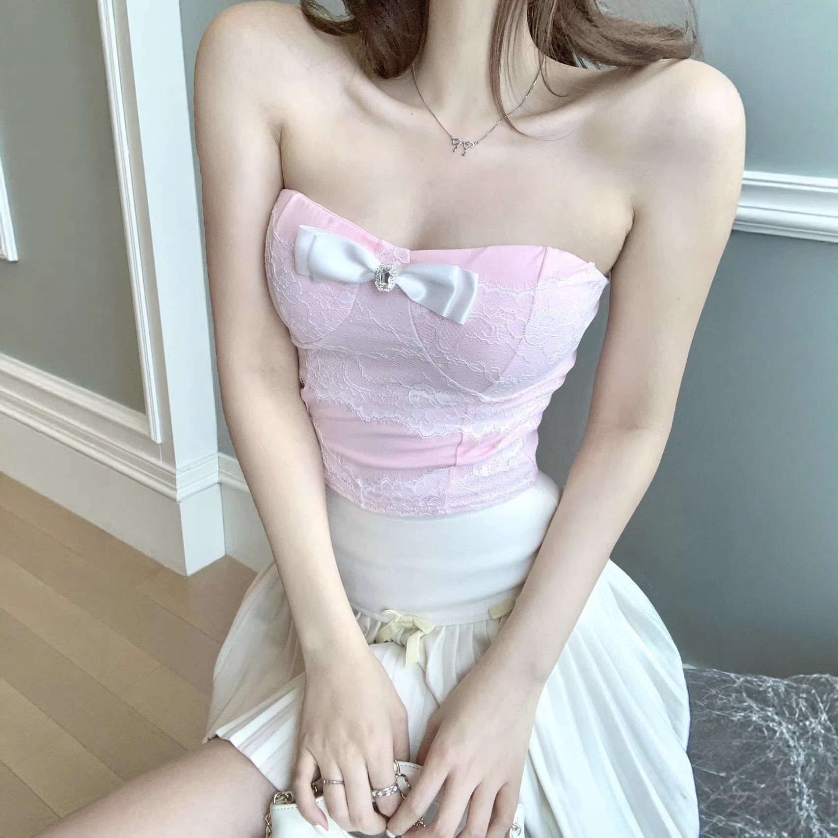 Cross-Border Spring Hot-Selling Women's Fashion: Sexy Bowknot Lace Patchwork Backless Tube Top with Chest Pads