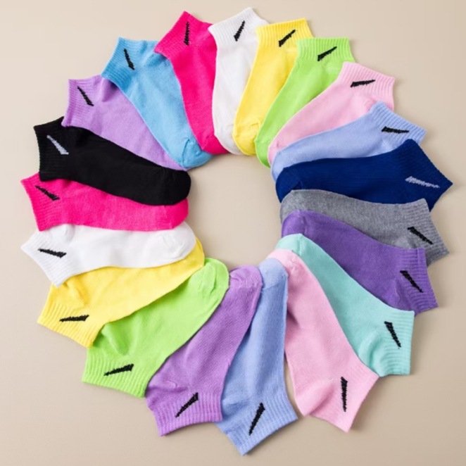 代发跨境彩袜男女士勾勾袜子黑白灰船袜短袜一次性诸暨工厂批发