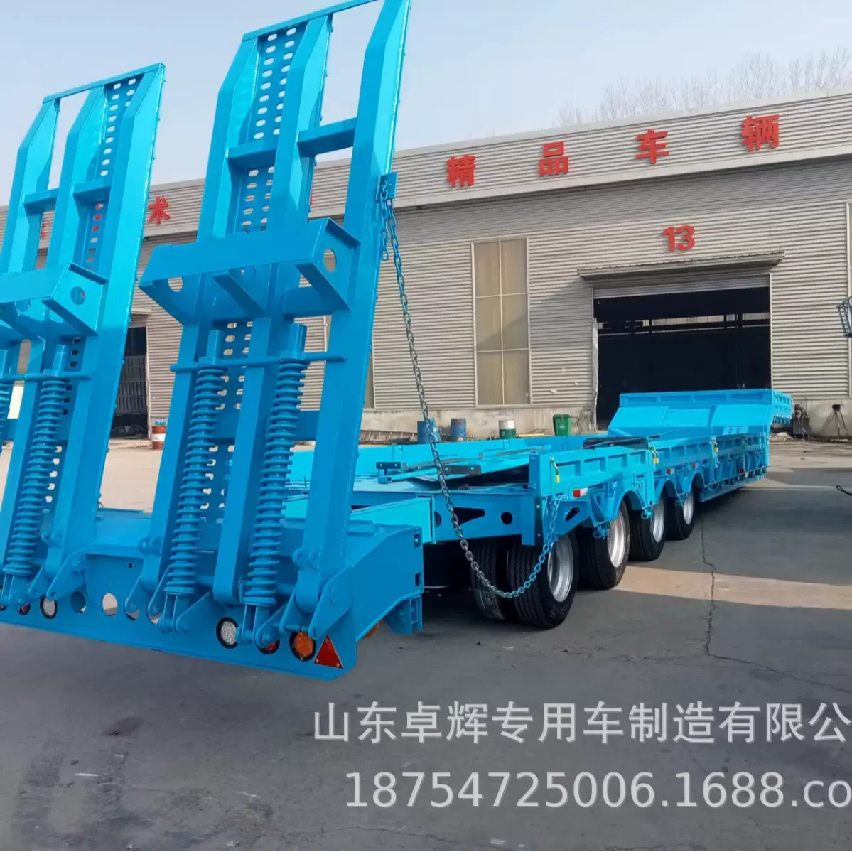 加工低平板半挂车三线六轴钩机板半挂车四线八轴工程机械专用车