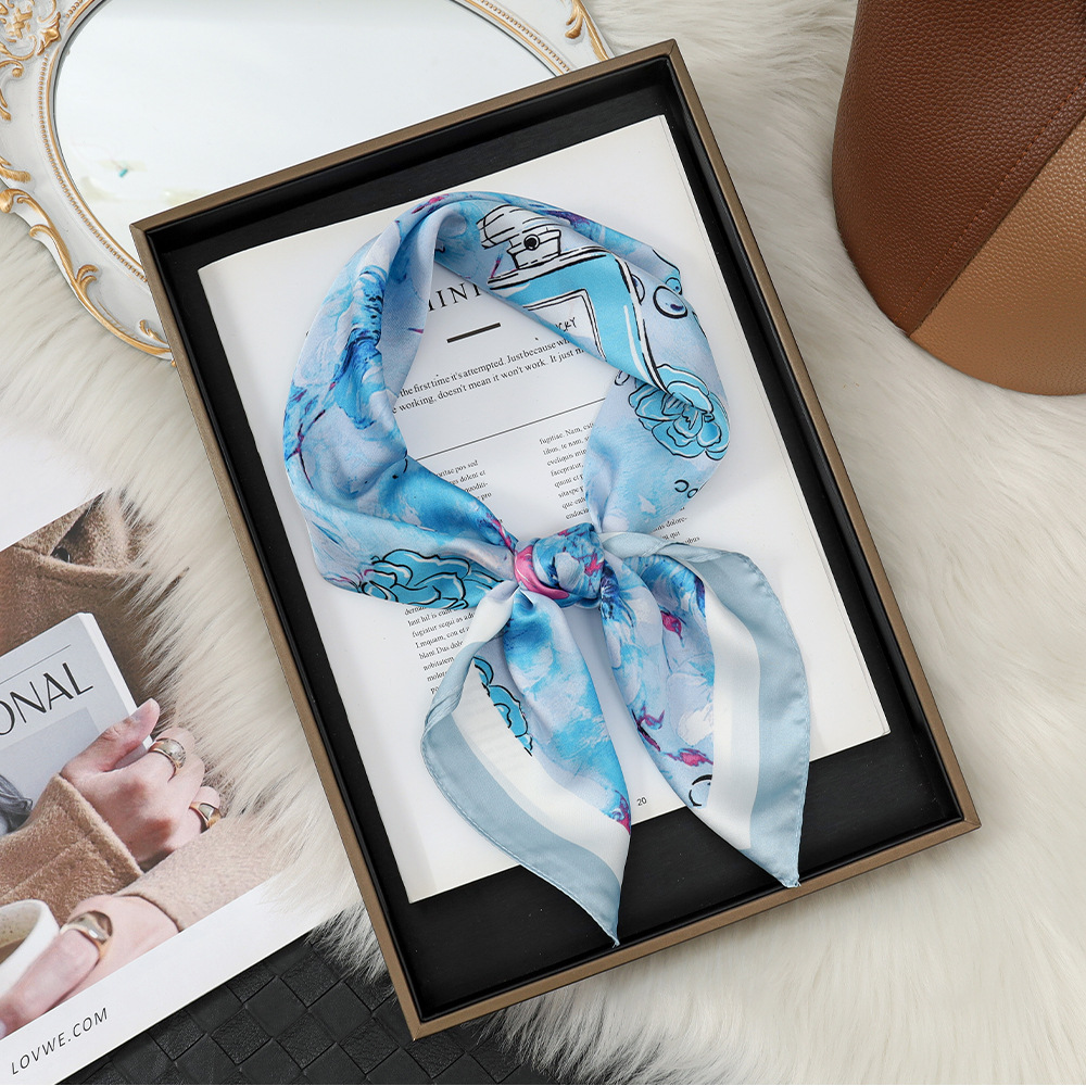 Pequeña impresión fresca 70 bufanda de seda de imitación temperamento babero de mujer de viaje plantas de todo fósforo bufanda cuadrada de flores mujeres al por mayor