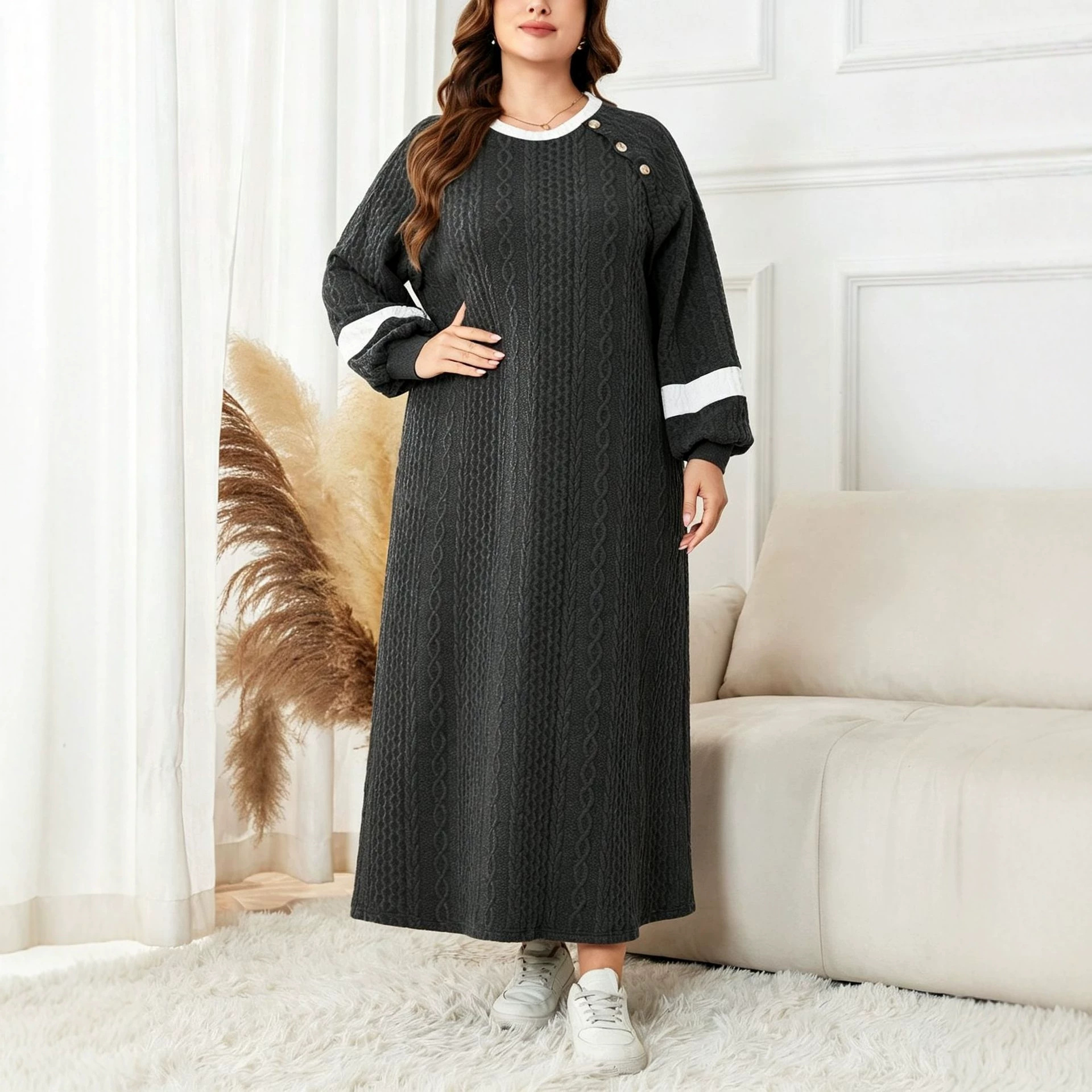 New autumn/winter knitted long-sleeved robe (0XL-4XL) with color blocking, round neck, loose fit, flattering, plus size, warm.