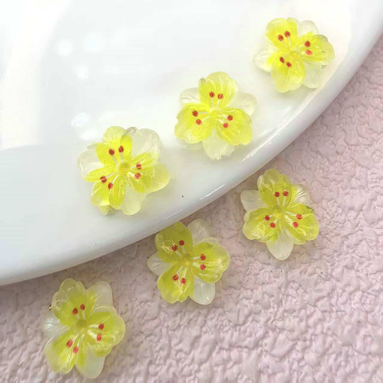 新款冰透花瓣美甲饰品树脂花网红三生桃花美甲小饰品批发树脂02