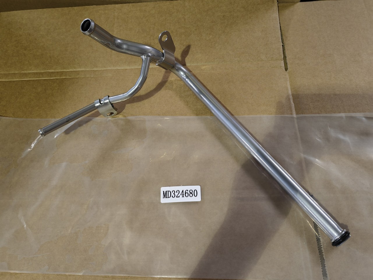 MD324680 Adecuado para tubería de agua de hierro de Mitsubishi Motors MD030763