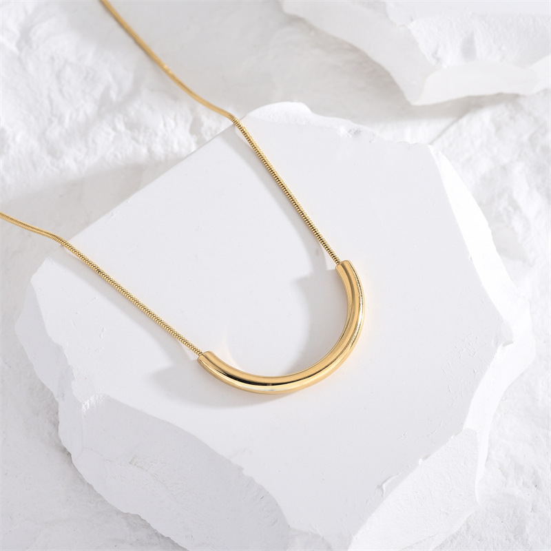 Lady U Shape Titanium Steel Plating Necklace_colorza_2