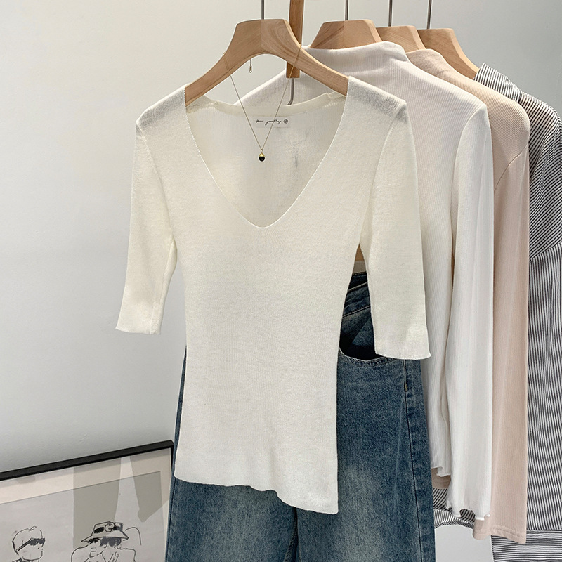 2025 New Style Elegant V-neck Slim Fit Middle Sleeve Knitted Sweater Women's Early Spring Unique Super Good-looking Single Wear Base Top