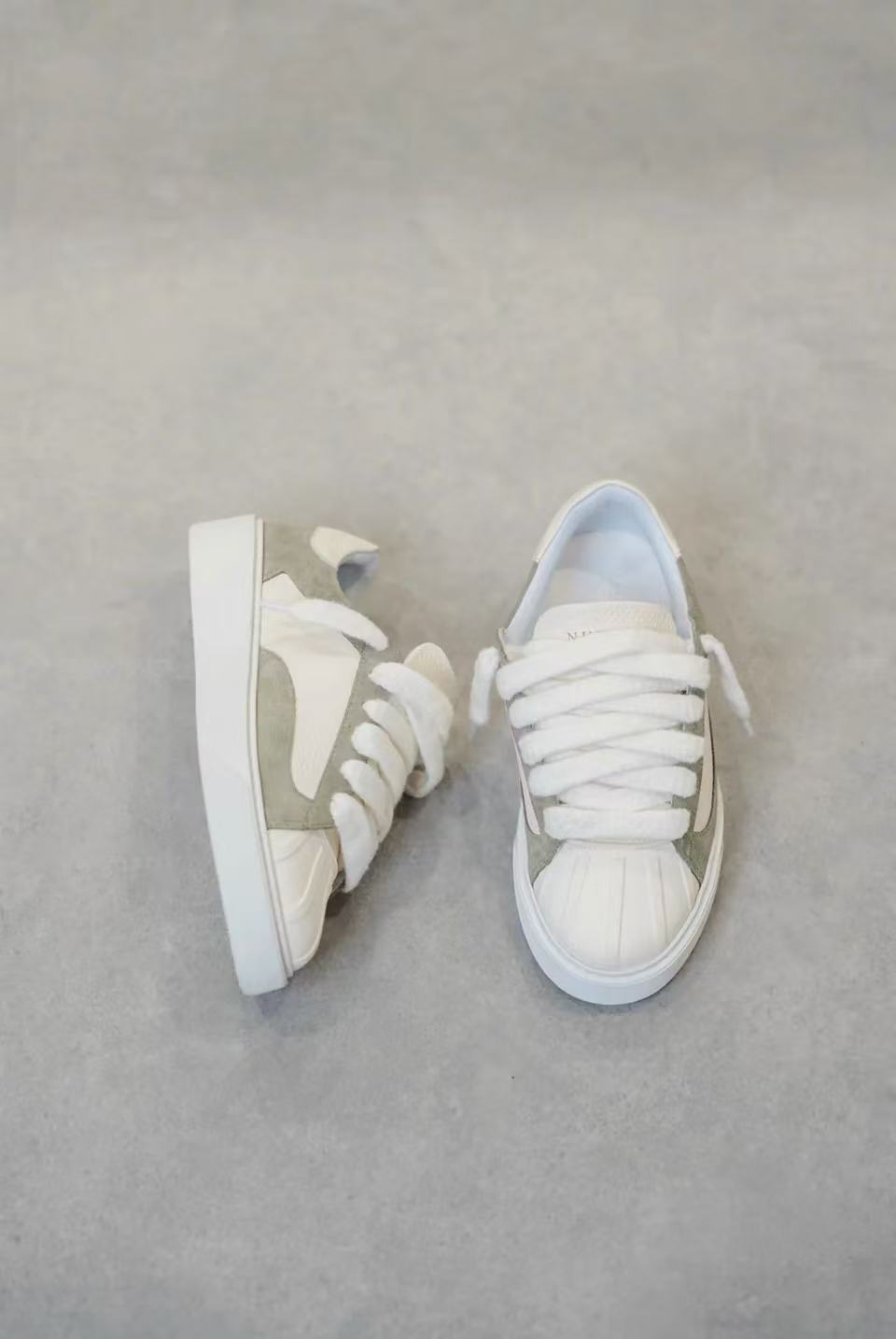 Números zapatos de hombre zapatos casuales skate planas redondas lazos clásicos versátiles skate de cuero