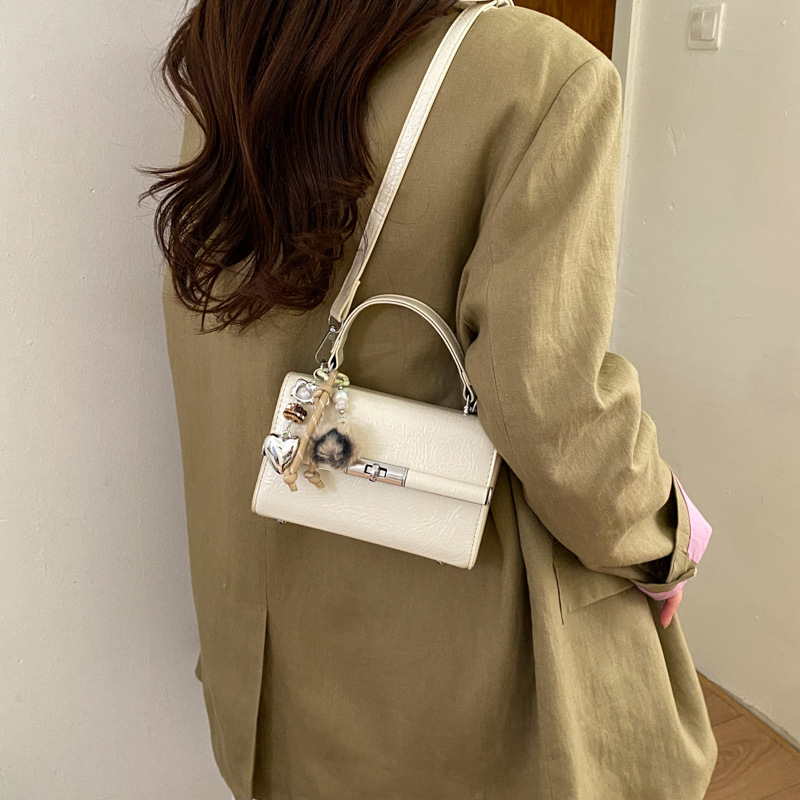Small Square Bag For Women, Simple And Fashionable Crossbody Bag, Light Luxury And Western-style Versatile Shoulder Bag_voghion.com