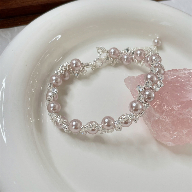 Elegant sophisticated bracelet with zircon pearl