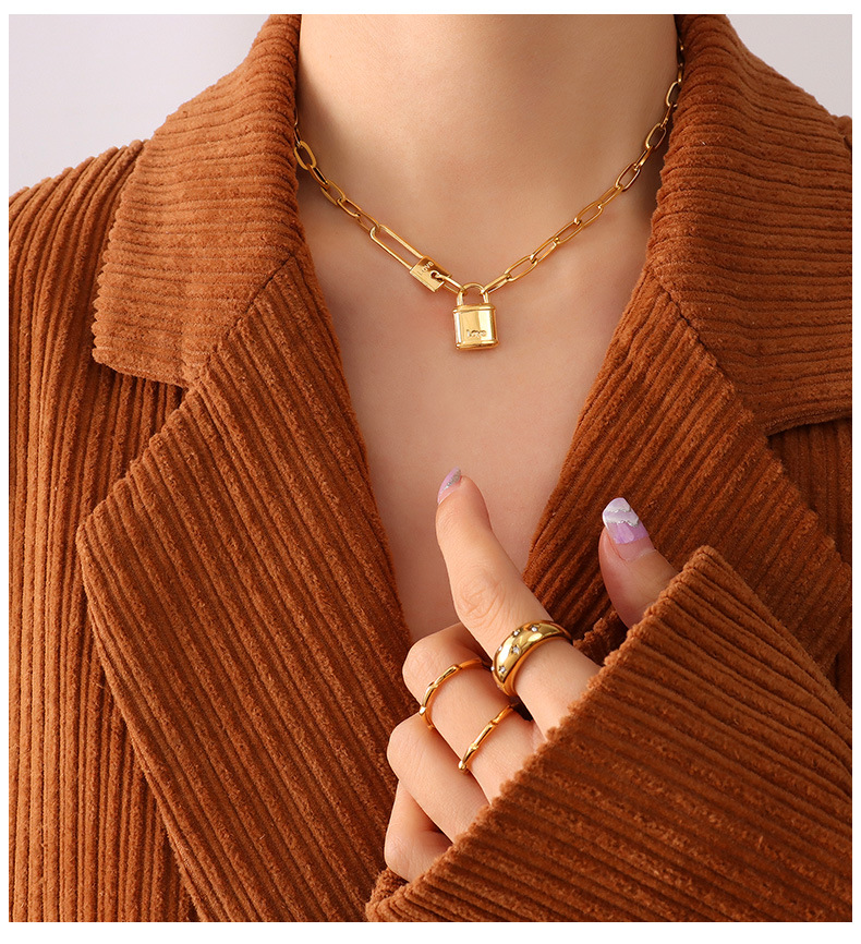 Simple Pin Lock Pendant Titanium Steel Necklace