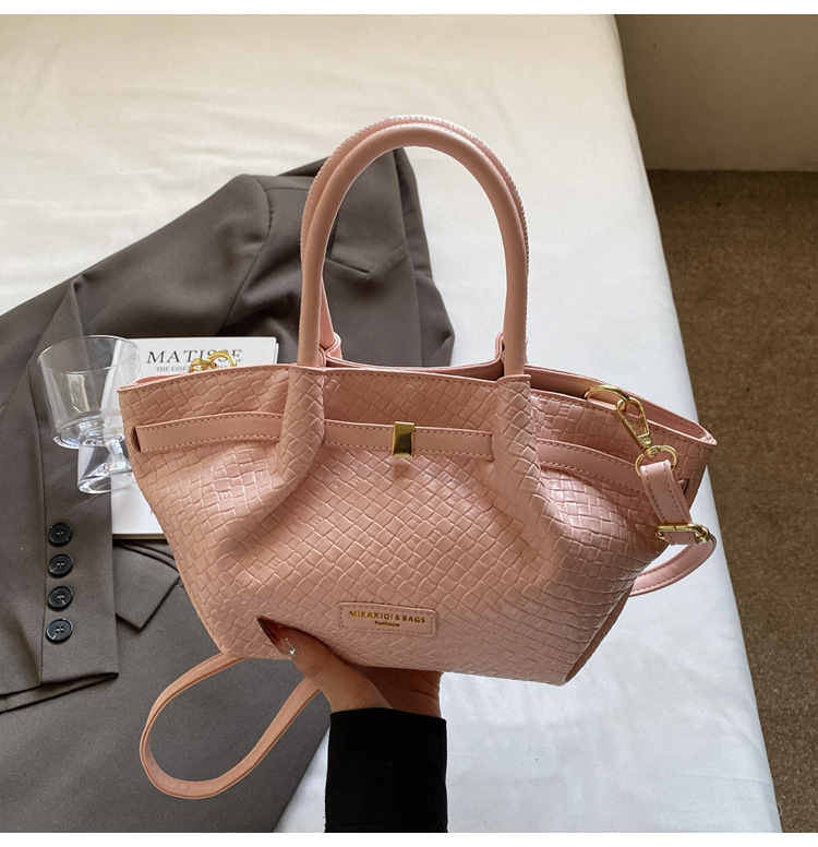 Simple crossbody bag 2025, single-shoulder bucket bag, Spring new style for work, Korean style bag, embossed commuting fashion bag for women undefined