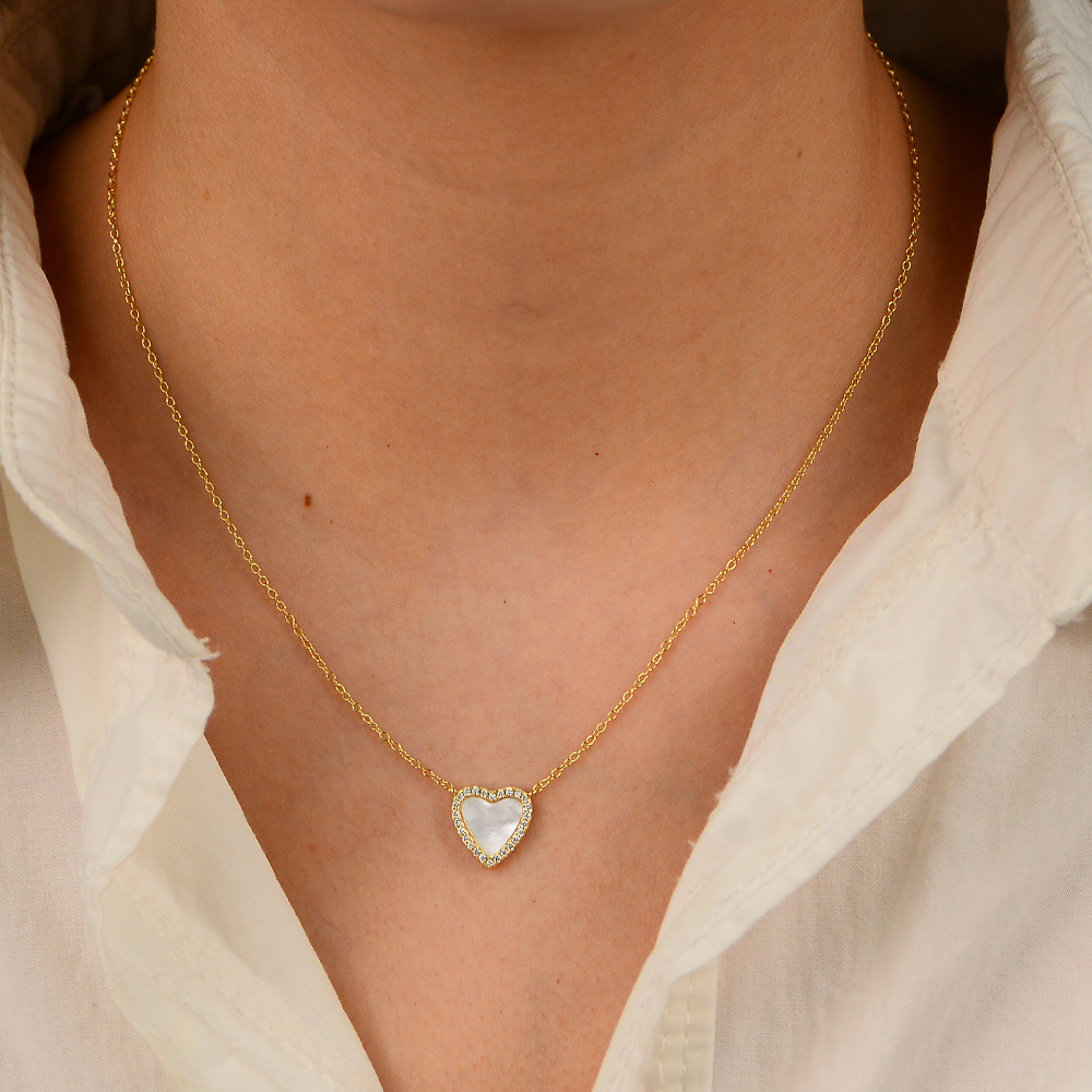 S925 collar colgante de concha en forma de corazón de amor de plata de ley femenino europeo y americano, lujo ligero, cadena de clavícula de todo fósforo con incrustaciones de diamantes de alta gama