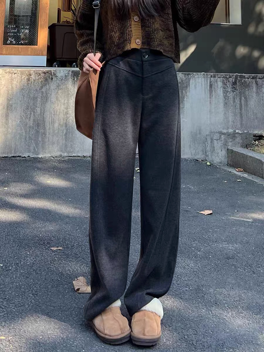 灰色のバナナのズボンの女性は秋冬に厚い直筒の狭い版の広い足のズボンのカジュアルなウールです。