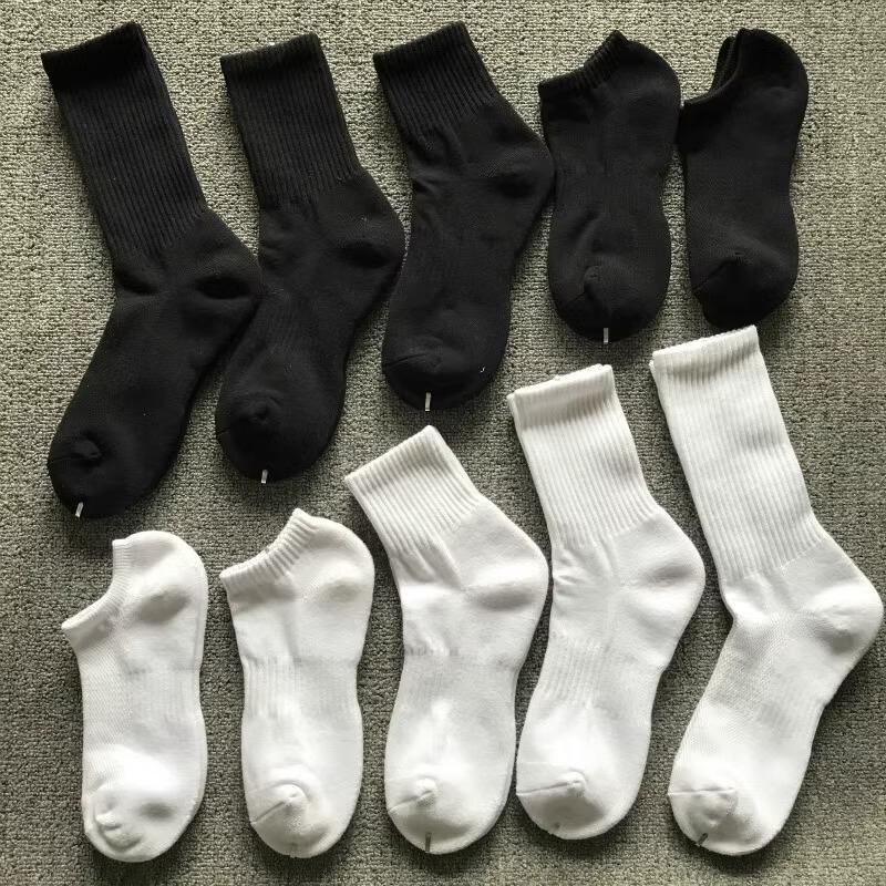 terry socks towel bottom men's and women's cotton socks black and white sports socks high basketball socks versatile couple terry socks towel bottom men's and women's cotton socks black and white sports socks high basketball socks versatile couple