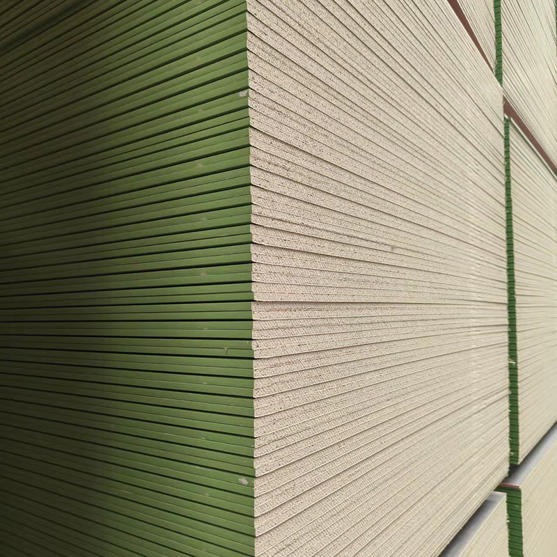 En stock al por mayor de absorción de sonido a prueba de humedad tablero de yeso techo material de papel tablero de yeso