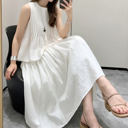 A complete set of 2025 fashionable matching, stylish and high-end white sleeveless short dress set for women