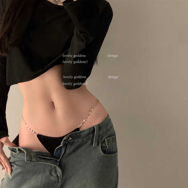 Manufacturers European and American thong metal chain Black sexy bewilderment beautiful hip bikini T pants low waist sports underwear women