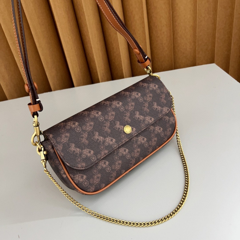Coach's New Women's Brook Underarm Chain Baguette Bag Carriage Presbyopic Retro Satchel Shoulder Crossbody Envelope Bag