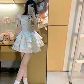 绝美甜辣妹飞飞袖吊带连衣裙仙女夏季海边度假风小个子显瘦蓬蓬裙