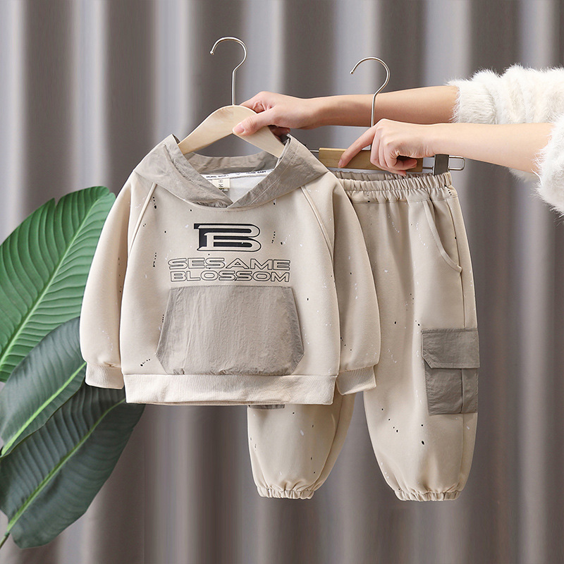 7096 traje de suéter para niños primavera y otoño 2025 nueva ropa deportiva con capucha para niños, traje de dos piezas de estilo occidental de primavera