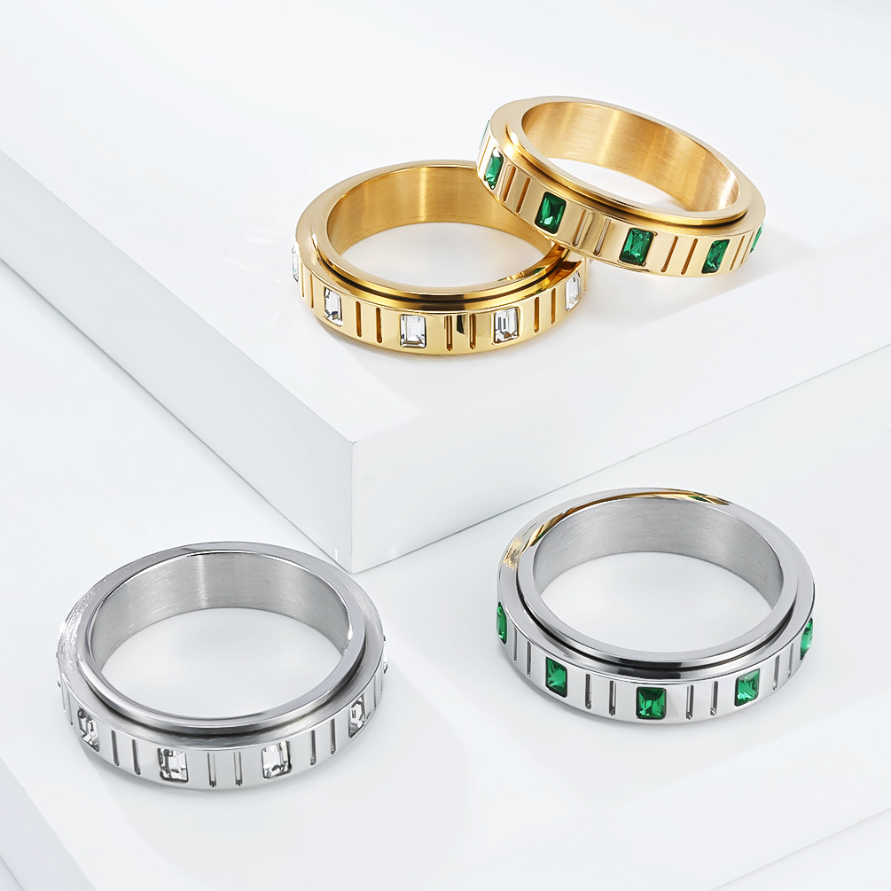 Unique Rotating Emerald Zircon Ring For Women In Titanium Steel_voghion.com